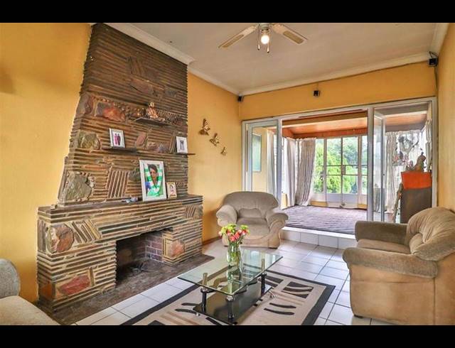 3 BEDROOM HOUSE FOR SALE IN SOUTH CREST